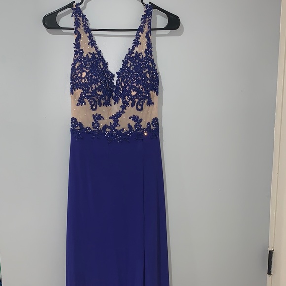 DARK BLUE LACE GOWN PADDED BRA INCLUDED AND SLIT DOWN THE BOTTOM - Picture 2 of 11